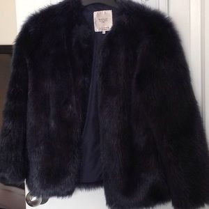 Faux fur Zara navy jacket size small. HOT